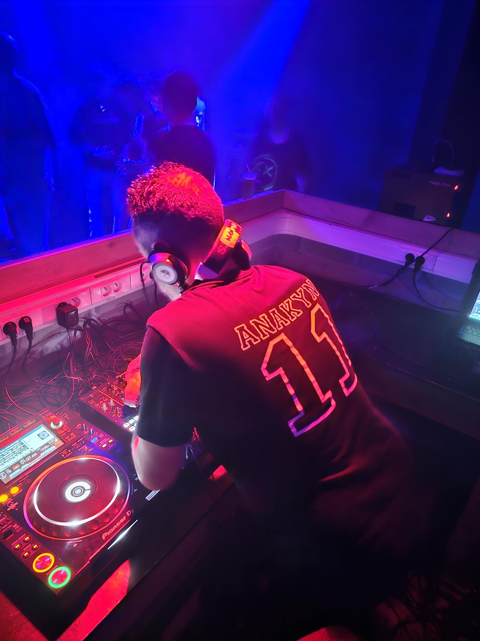 DJ ANAKYN - House & Techno
